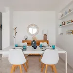 Daire First Line Arenal Beach, Boho Chic Parking