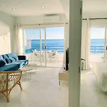 First Line Arenal Beach, Boho Chic Parking