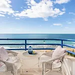 First Line Arenal Beach, Boho Chic Parking