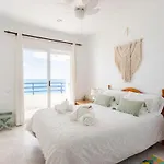 First Line Arenal Beach, Boho Chic Parking Daire *