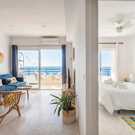 First Line Arenal Beach, Boho Chic Parking Apartament