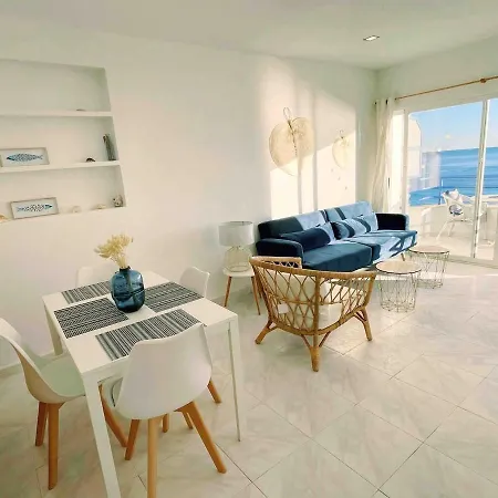Apartment First Line Arenal Beach, Boho Chic Parking *