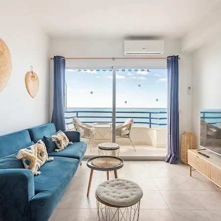 First Line Arenal Beach, Boho Chic Parking Appartement